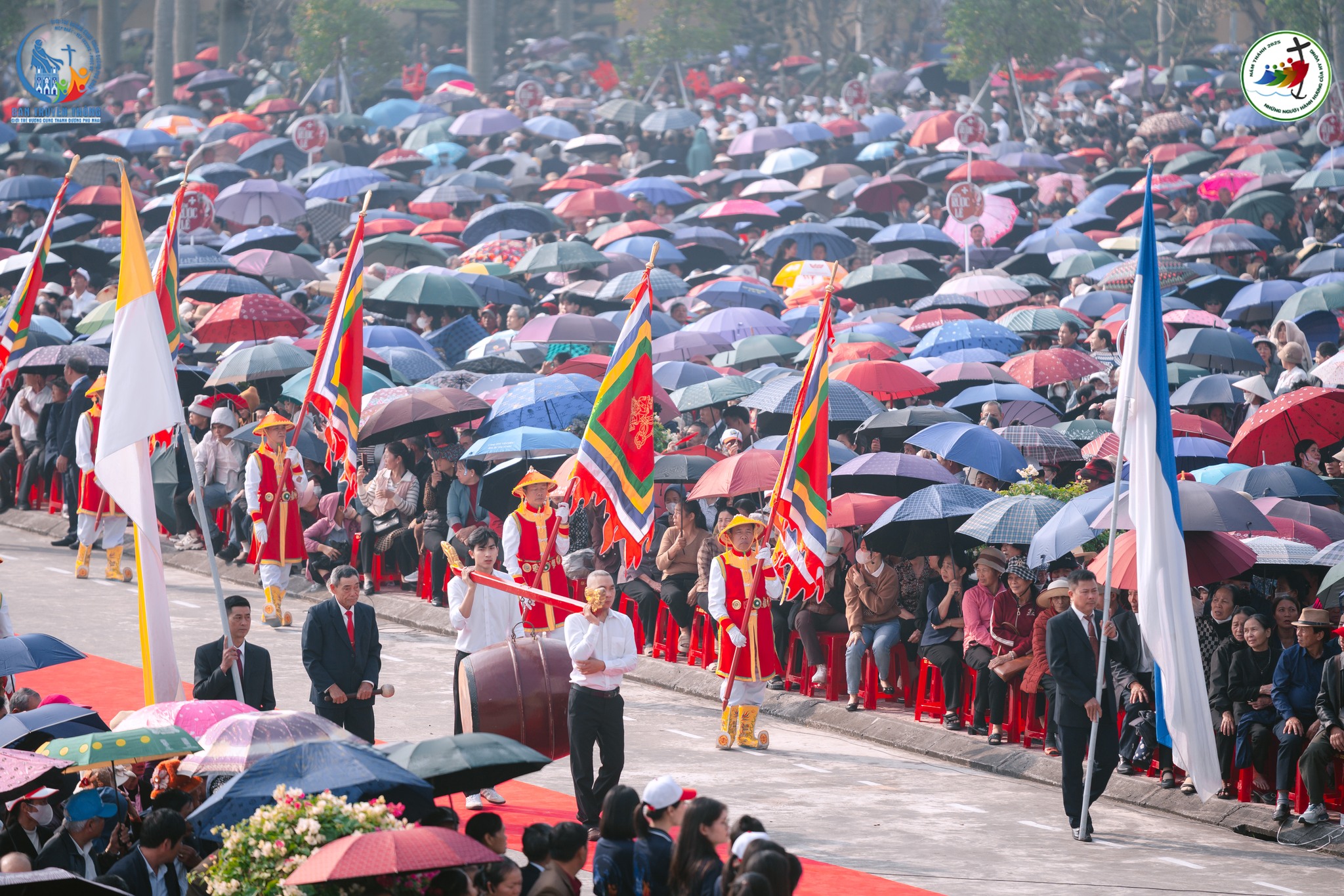 Cờ Công Giáo
